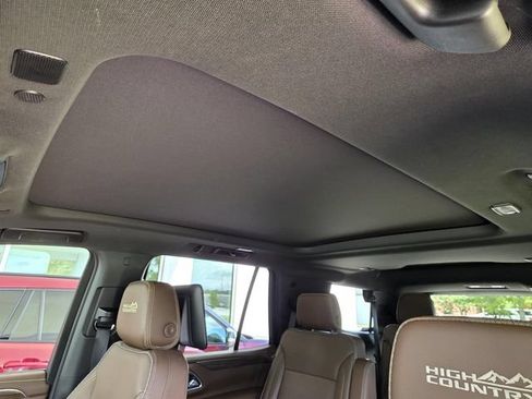 Used 2021 Chevrolet Tahoe High Country RWD image 9