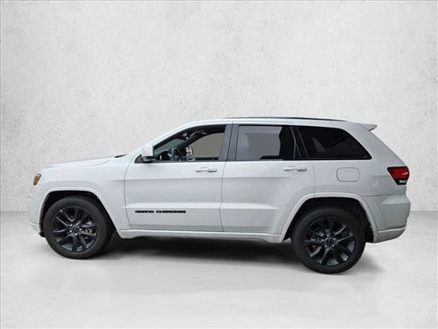 Used 2019 Jeep Grand Cherokee Altitude image 8