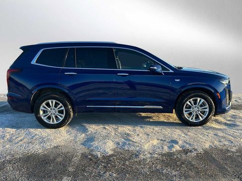 Used 2025 Cadillac XT6 Luxury image 2