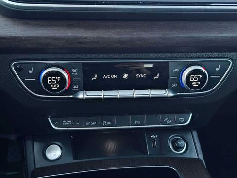 Used 2025 Audi Q5 2.0T Premium image 28