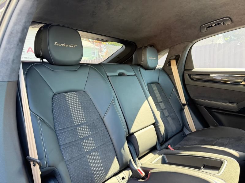 Used 2022 Porsche Cayenne Turbo GT AWD/4WD image 29