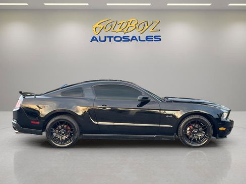Used 2010 Ford Mustang Coupe image 3