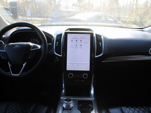 Used 2024 Ford Edge Titanium image 25