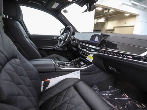 New 2026 BMW X5 M60i AWD/4WD image 30
