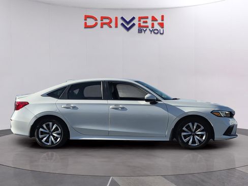 Used 2022 Honda Civic LX image 6