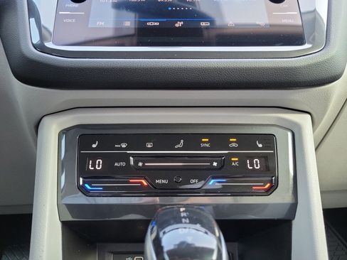 Certified 2022 Volkswagen Tiguan SE image 18