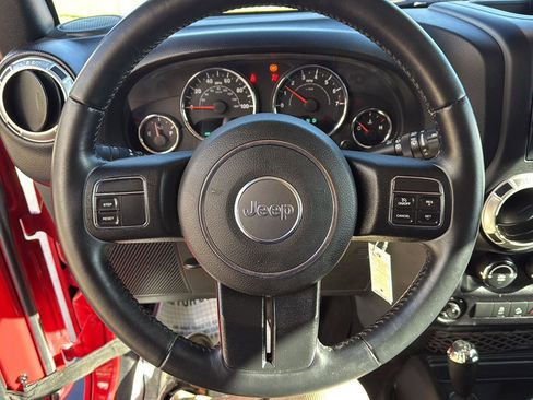 Used 2017 Jeep Wrangler Unlimited Sahara image 17