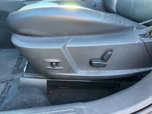 Used 2010 Chrysler 300 Touring image 13