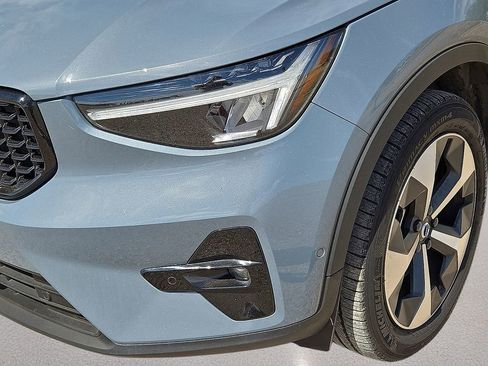 Used 2023 Volvo XC40 B5 Plus w/ Driver Assist Package AWD/4WD image 10