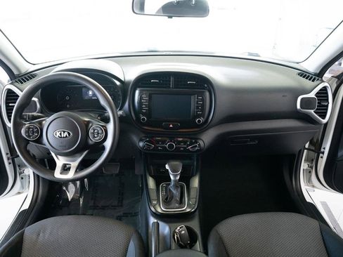 Used 2020 Kia Soul LX image 12