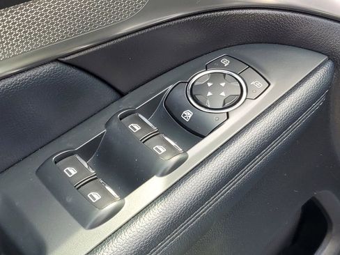 Used 2018 Ford Explorer XLT w/ Equipment Group 202A AWD/4WD image 26