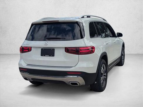 Used 2026 Mercedes-Benz GLB 250 image 2