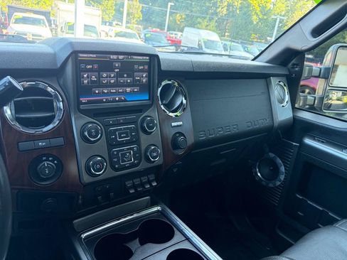 Used 2013 Ford F250 Lariat w/ Lariat Ultimate Pkg AWD/4WD image 35