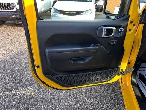 Used 2021 Jeep Wrangler Sport image 10