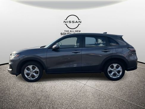 Used 2023 Honda HR-V LX image 5