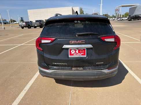 Used 2024 GMC Terrain SLT AWD/4WD image 5