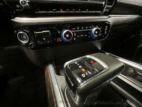 Used 2023 GMC Sierra 1500 Elevation image 29