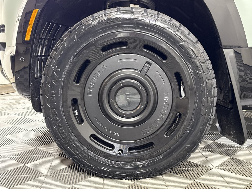 New 2026 Land Rover Defender 110 AWD/4WD image 11