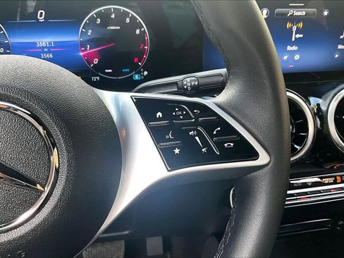 Used 2026 Mercedes-Benz GLB 250 4MATIC image 24