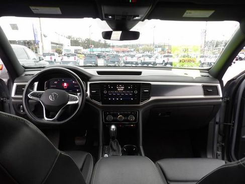 Used 2020 Volkswagen Atlas Cross Sport SEL image 11