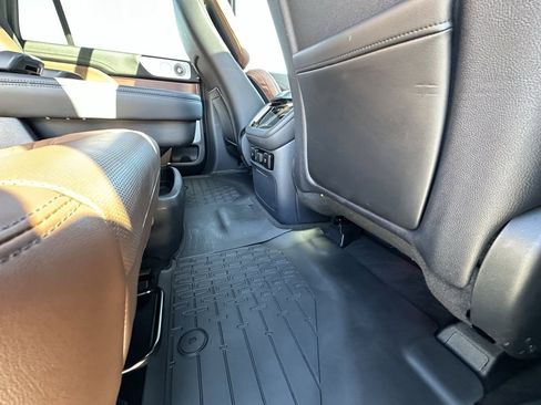 Used 2024 Lincoln Navigator Reserve image 23