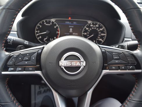 Used 2023 Nissan Altima 2.5 SR AWD/4WD image 12