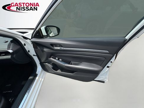 Used 2023 Nissan Altima 2.5 SL AWD/4WD image 40