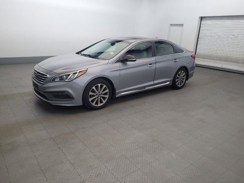 Used 2017 Hyundai Sonata Limited w/ Tech Package 03 FWD image 2