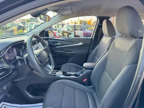 Used 2023 Chevrolet Bolt EUV LT w/ Redline Edition FWD image 14