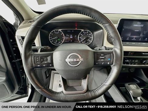 Certified 2025 Nissan Rogue SV AWD/4WD image 11