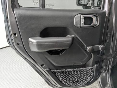 Used 2018 Jeep Wrangler Unlimited Sport image 16