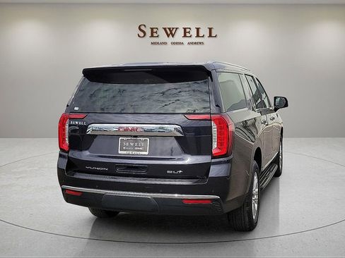 Used 2024 GMC Yukon XL SLT w/ SLT Luxury Package AWD/4WD image 5