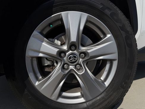 Used 2024 Toyota RAV4 XLE w/ Convenience Package FWD image 9