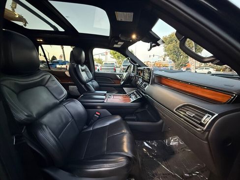 Used 2020 Lincoln Navigator L Reserve w/ Equipment Group 208A Reserve AWD/4WD image 43