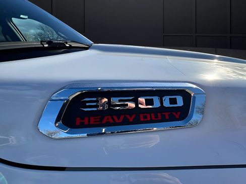 Used 2025 RAM 3500 Laramie image 29