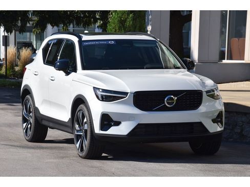 Certified 2025 Volvo XC40 B5 Ultra w/ Protection Package Premier image 2