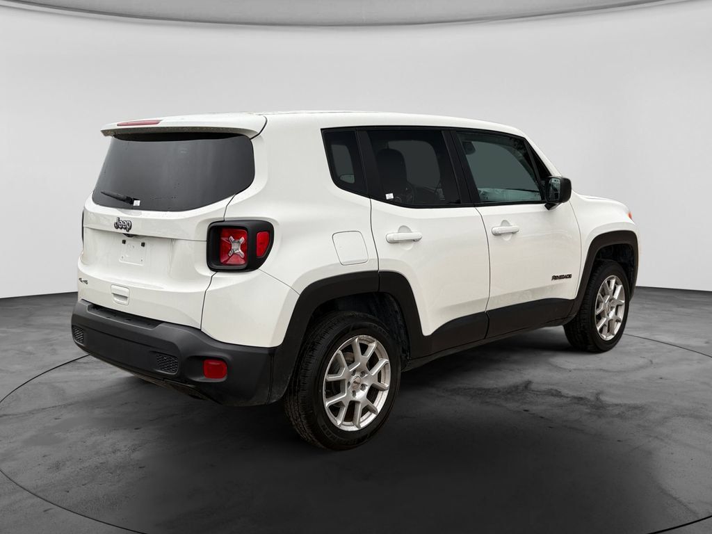 Used 2023 Jeep Renegade Latitude AWD/4WD image 9