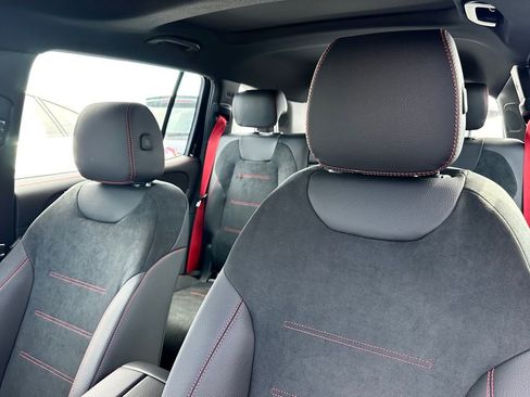 New 2025 Mercedes-Benz GLB 35 AMG 4MATIC image 17