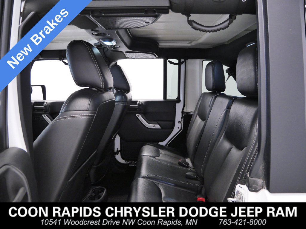 Certified 2017 Jeep Wrangler Unlimited Sahara w/ Connectivity Group AWD/4WD image 11