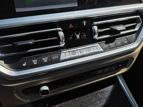 Used 2021 BMW 330i Sedan w/ Driving Assistance Package image 39