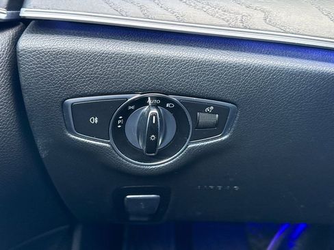 Used 2019 Mercedes-Benz E 300 4MATIC image 30