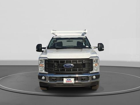 New 2026 Ford F250 XL w/ XL Chrome Package RWD image 2