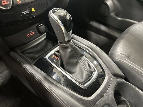 Used 2018 Nissan Rogue SL FWD image 23