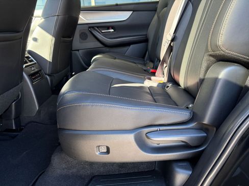 Used 2025 MAZDA CX-90 3.3 Turbo w/ Preferred Package image 29