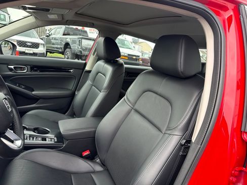 Used 2023 Honda Civic Touring image 4