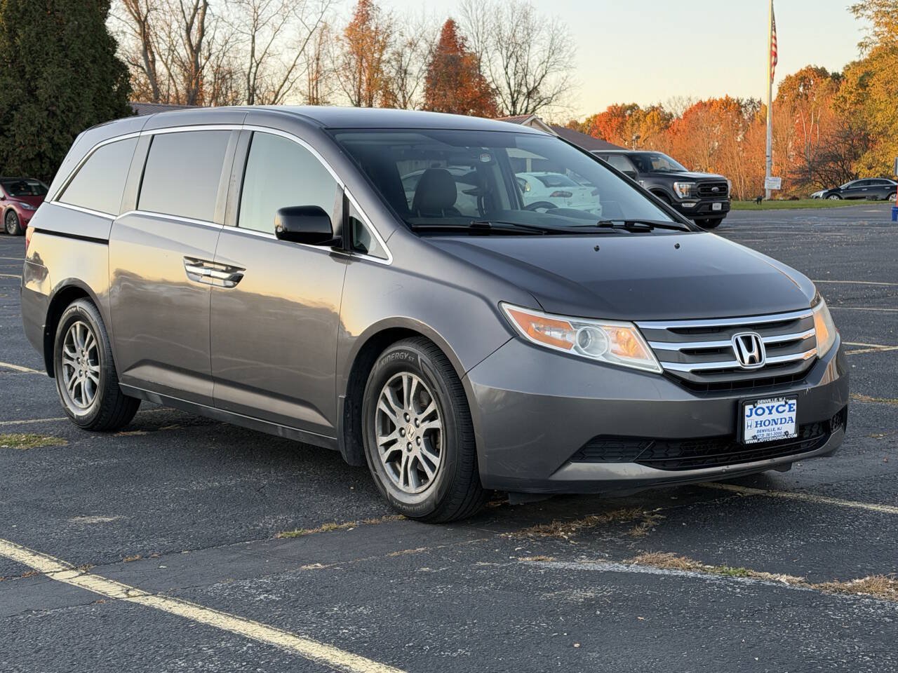 Used 2013 Honda Odyssey EX image 1
