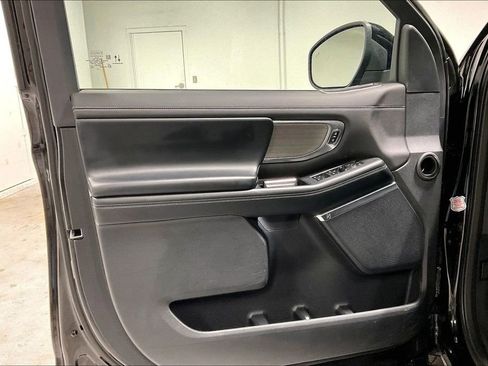 Used 2025 Ford Expedition Platinum AWD/4WD image 22