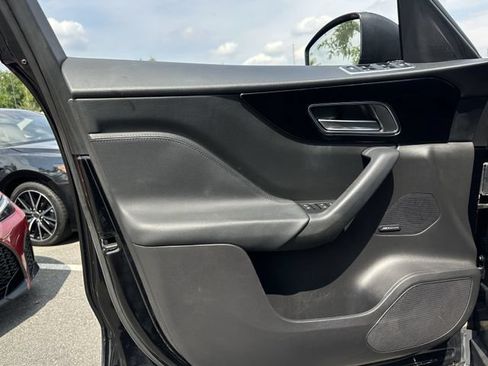 Used 2018 Jaguar F-PACE Premium AWD/4WD image 10