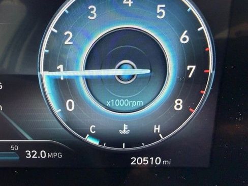 Used 2023 Hyundai Elantra SEL w/ Convenience Package FWD image 4