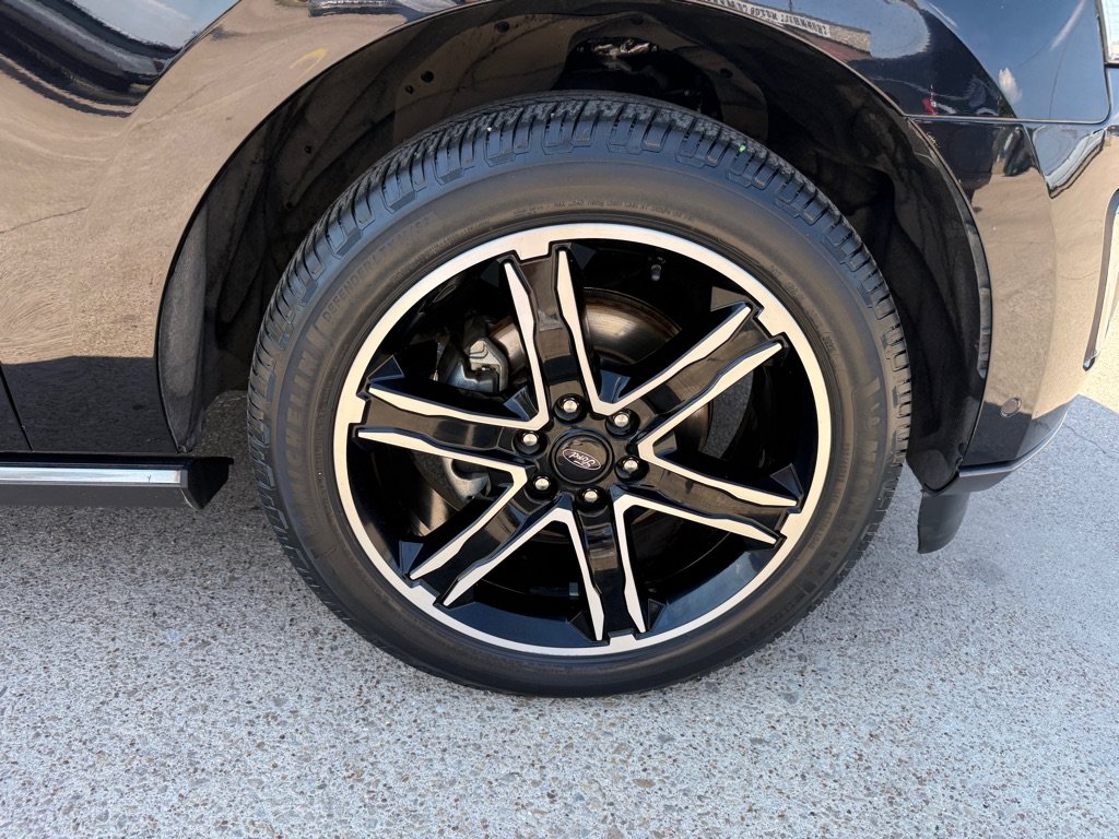 Used 2019 Ford Expedition Max Limited w/ Texas Edition Package RWD image 13